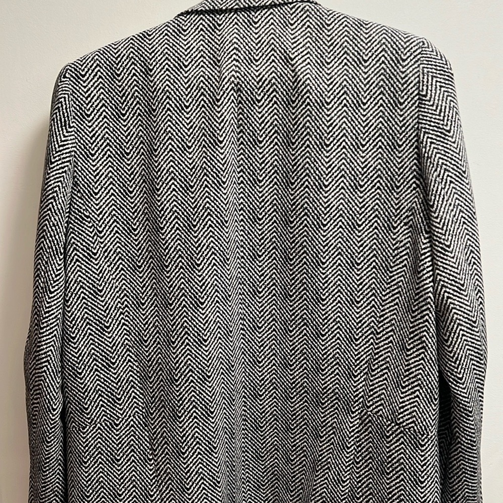 White Houe Black Market The Relaxed Blazer | Size 10P - Picture 4 of 6